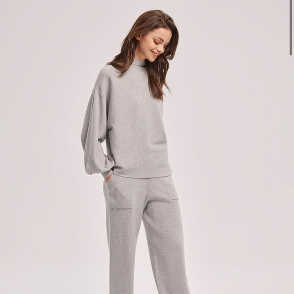 NAP LOUNGE Crew-Neck Sweatshirt - Picture 4 of 6